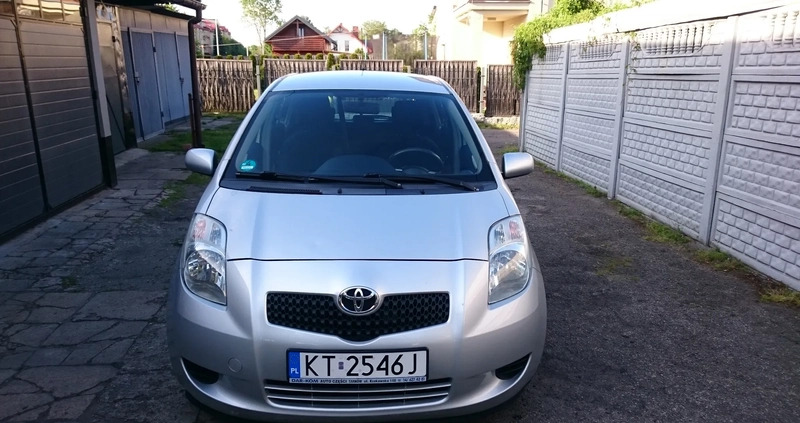 Toyota Yaris cena 15800 przebieg: 215700, rok produkcji 2006 z Tarnów małe 781